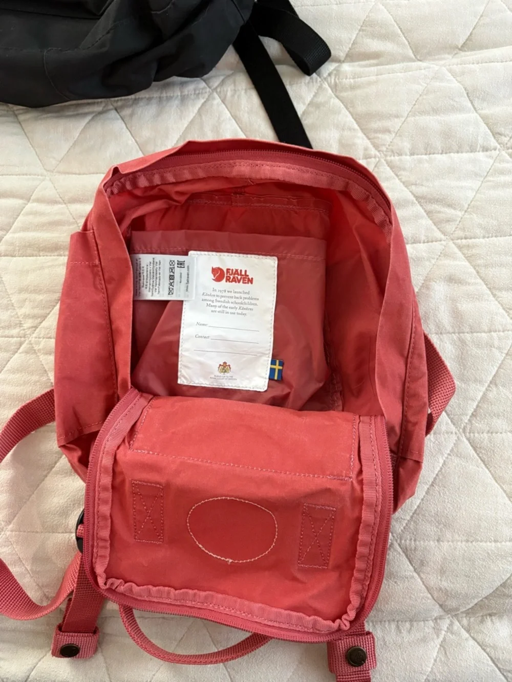 Fjallraven Kånken Mini Backpack in Coral Pink - Picture 3 of 3